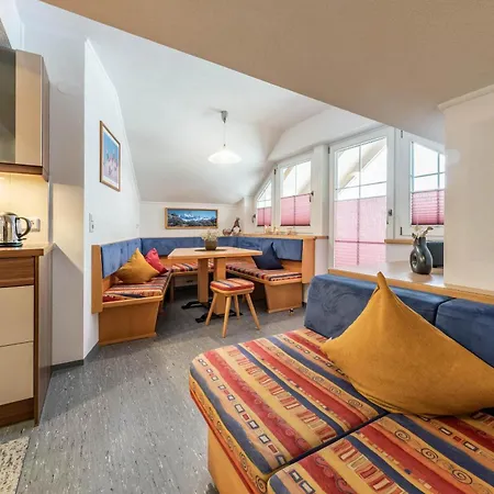 Apartment-schoeser דירה *