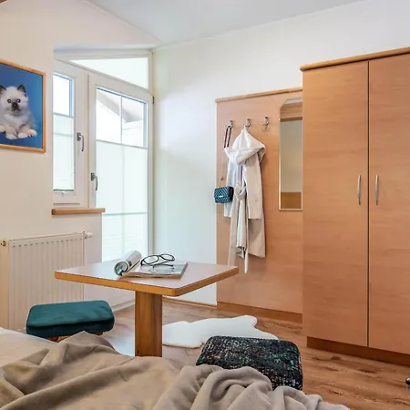 Apartment-schoeser דירה היפאך