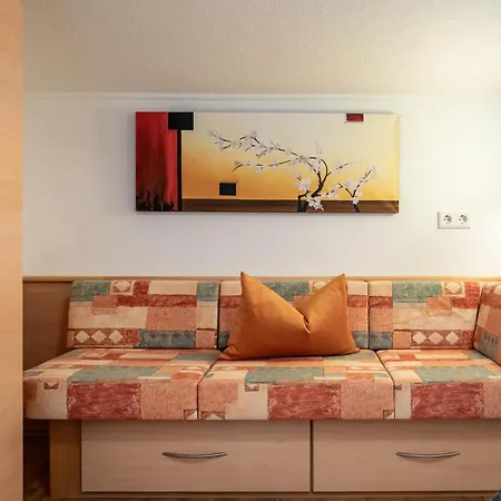 Apartment-schoeser דירה