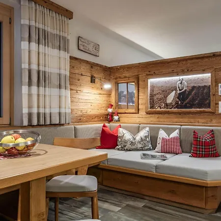 Apartment-schoeser היפאך