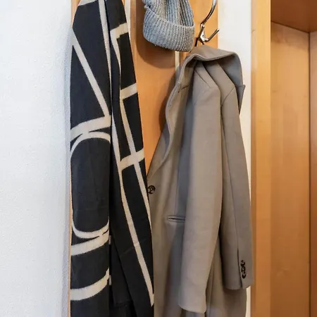 Apartment-schoeser דירה *