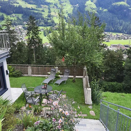 Appartement Apartment-schoeser